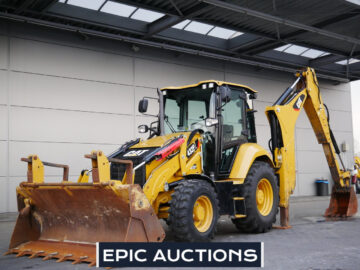 2015 Caterpillar Baggerlader C4.4