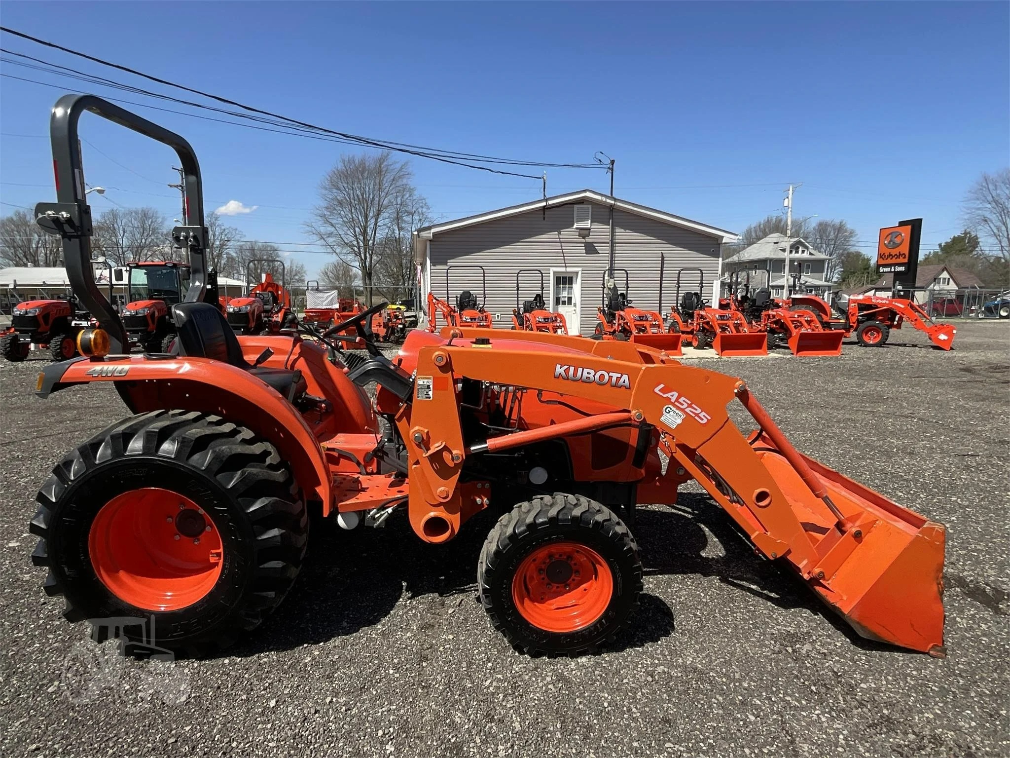 2016 KUBOTA L2501DT