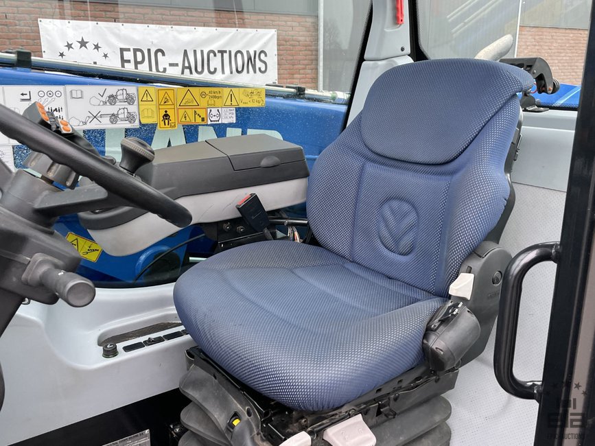 2017 New Holland LM7.42 Telehandler - Image 30
