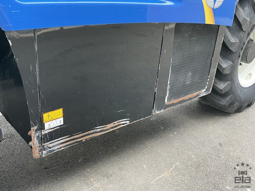 2017 New Holland LM7.42 Telehandler - Image 23