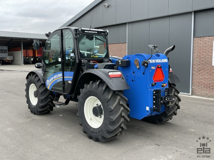 2017 New Holland LM7.42 Telehandler - Image 22