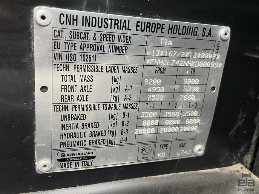 2017 New Holland LM7.42 Telehandler - Image 20