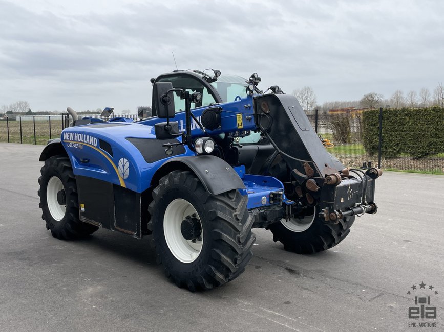 2017 New Holland LM7.42 Telehandler - Image 19