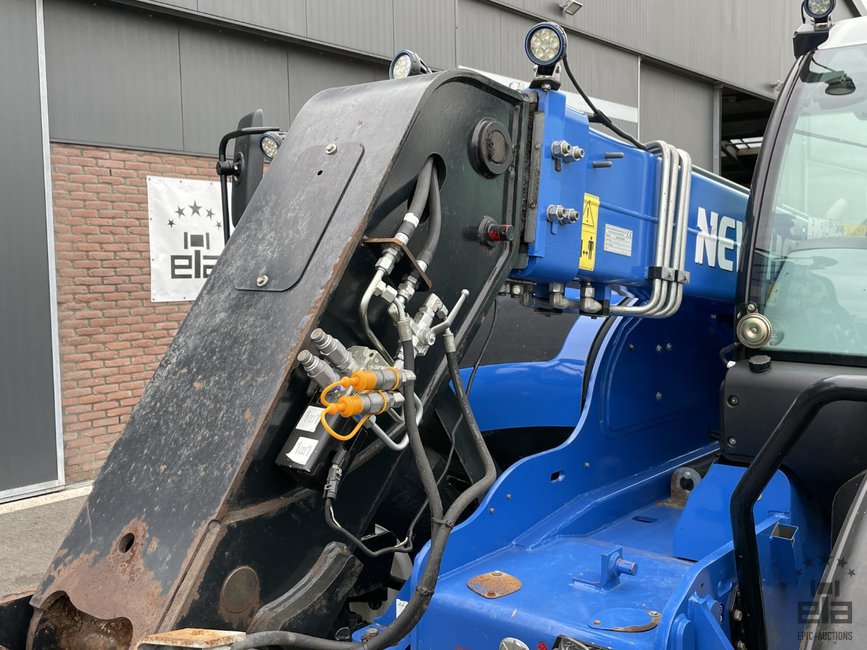 2017 New Holland LM7.42 Telehandler - Image 36