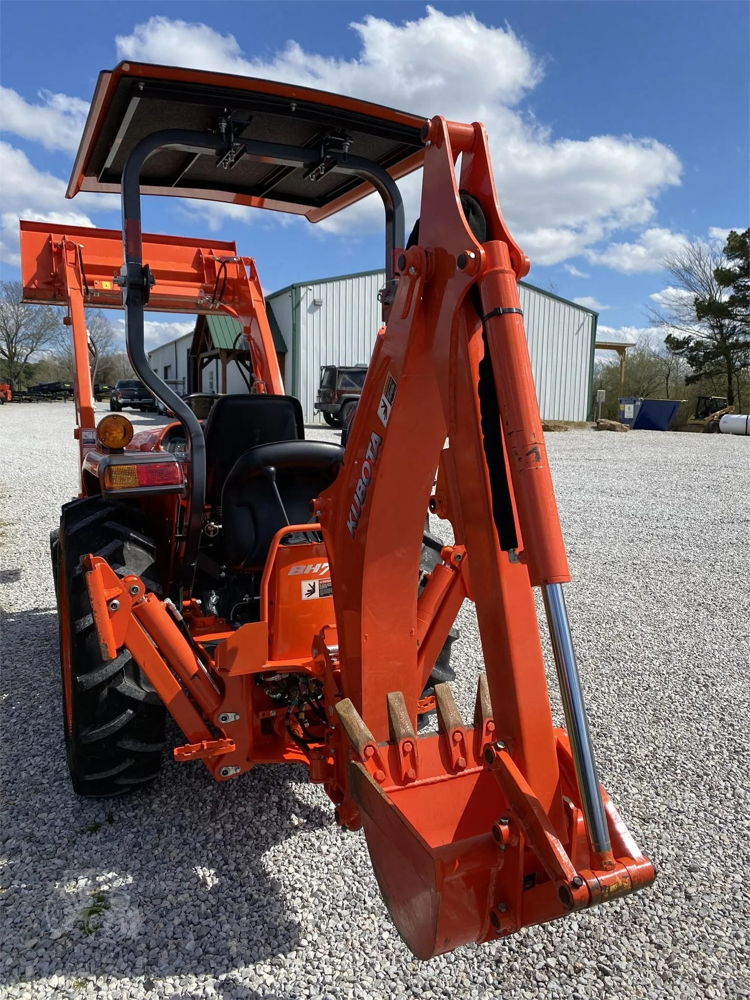 2016 KUBOTA L2501 - Image 3