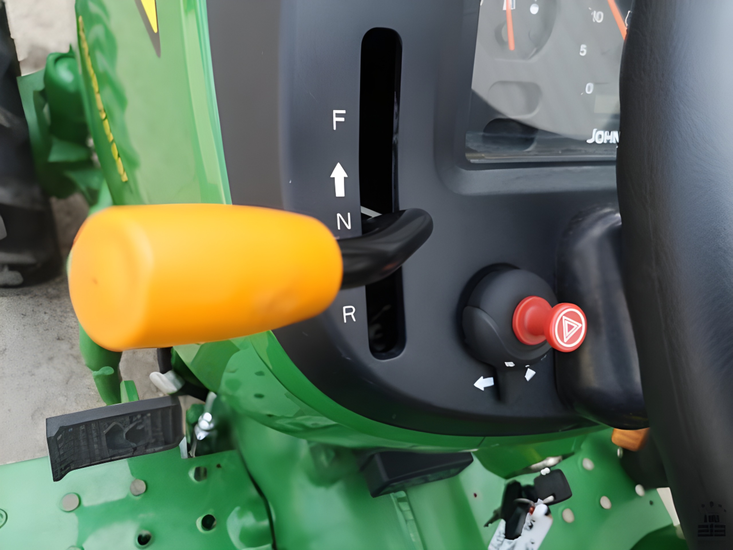 2021 John Deere 3028EN - Image 30