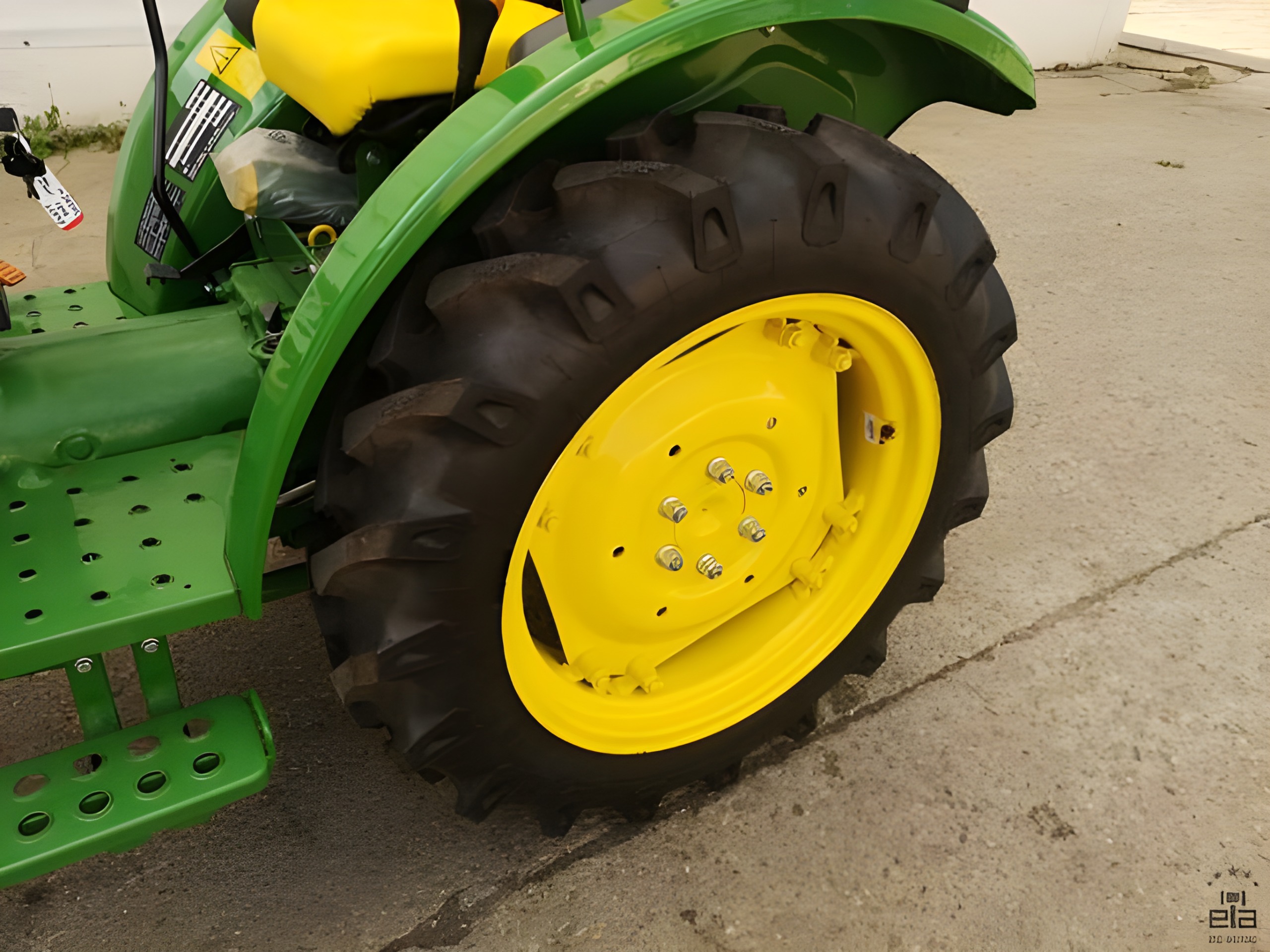 2021 John Deere 3028EN - Image 17
