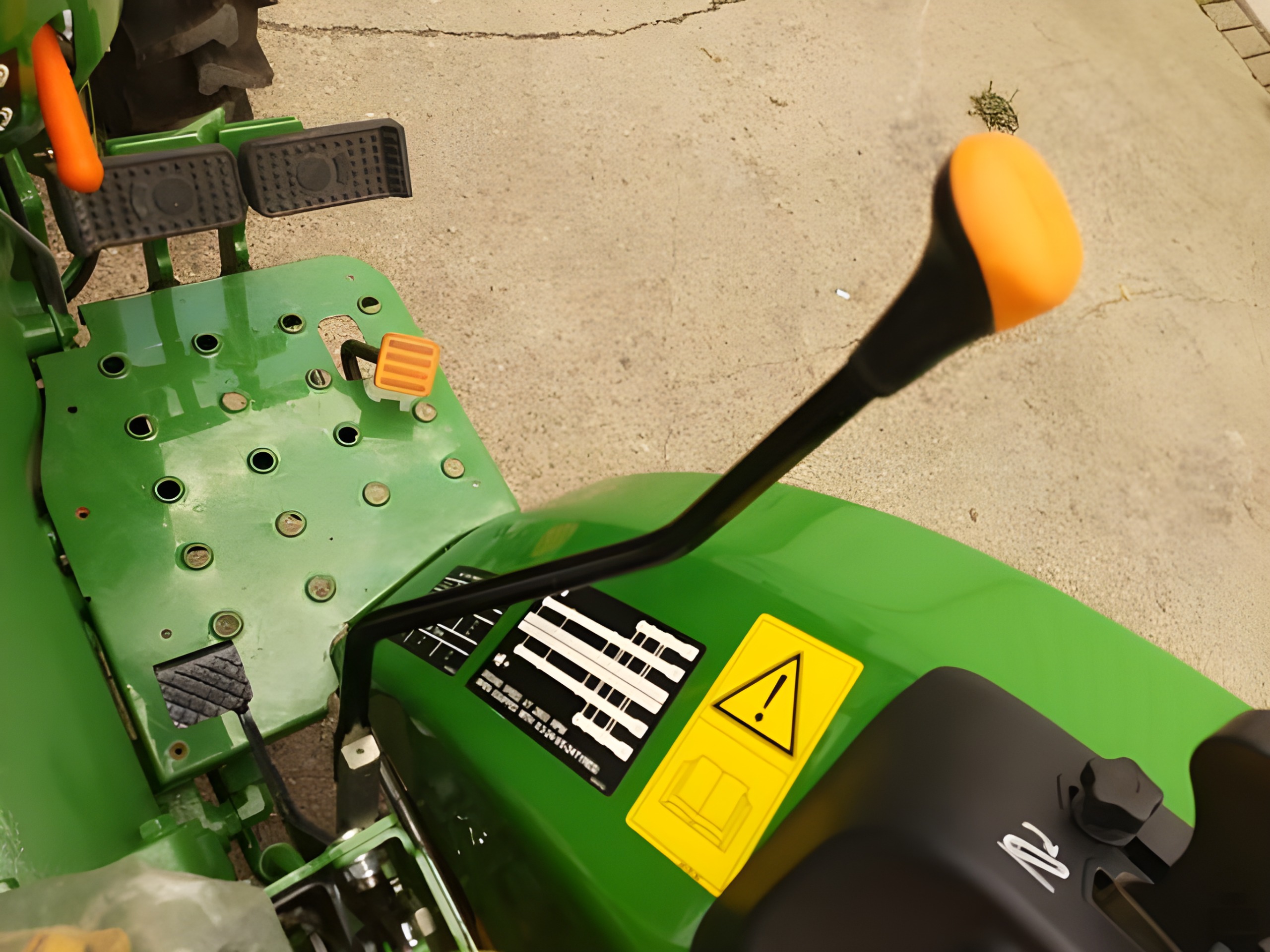 2021 John Deere 3028EN - Image 7