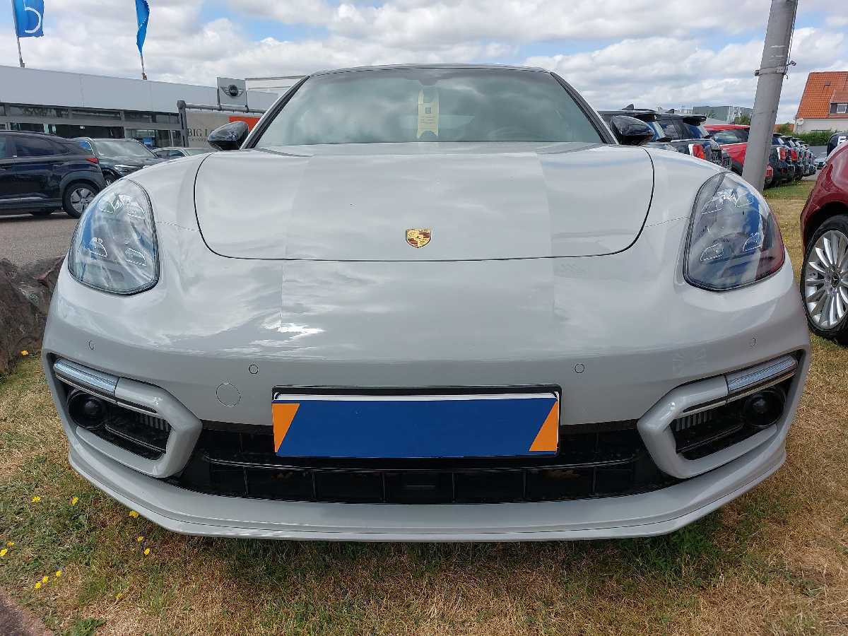 2021 Porsche Panamera Sport Turismo 4S E-Hybrid - Image 2