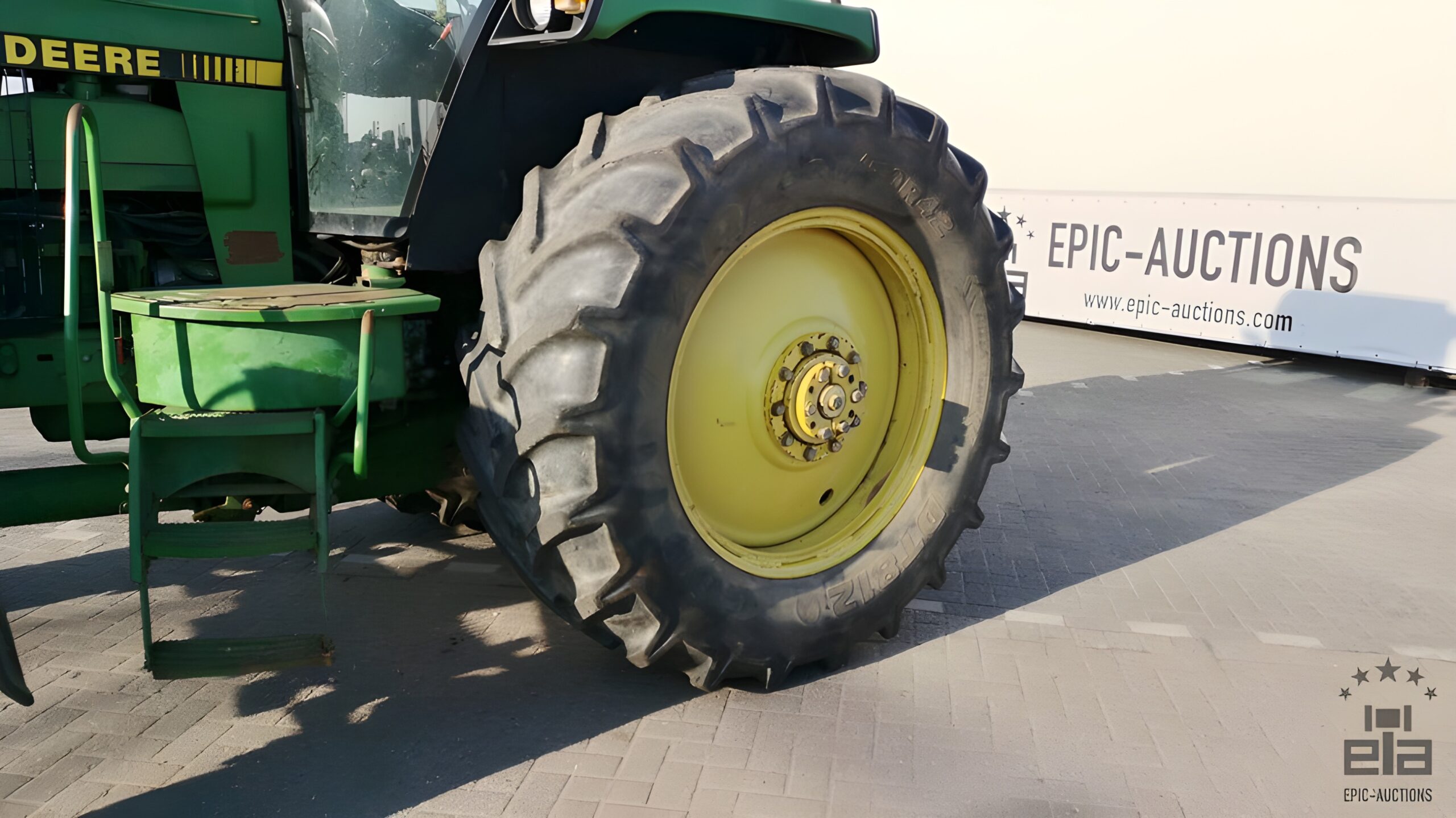 2010 John Deere 4755 Tractor - Image 18