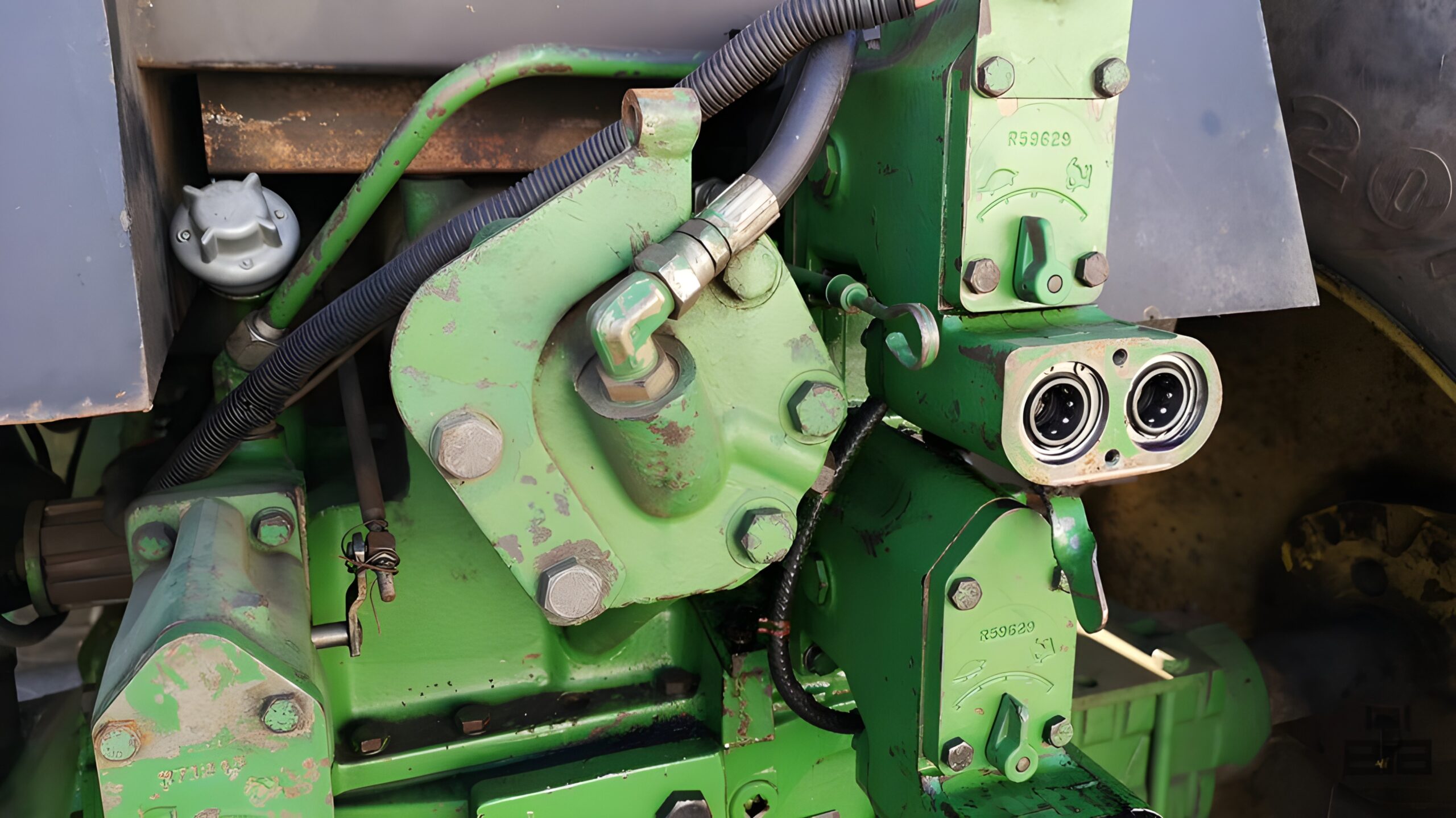 2010 John Deere 4755 Tractor - Image 22