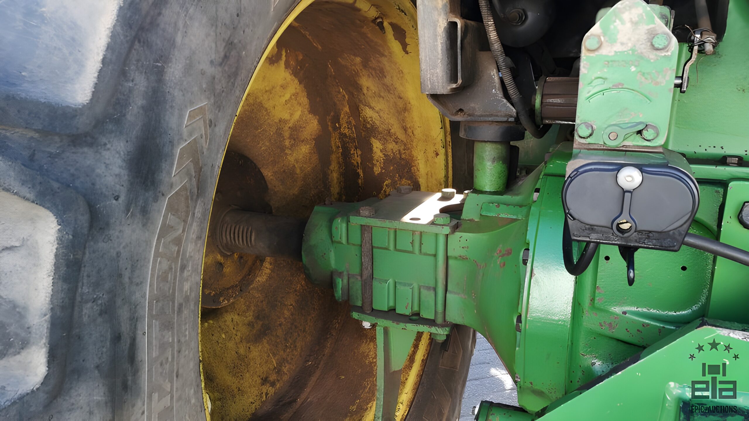 2010 John Deere 4755 Tractor - Image 25