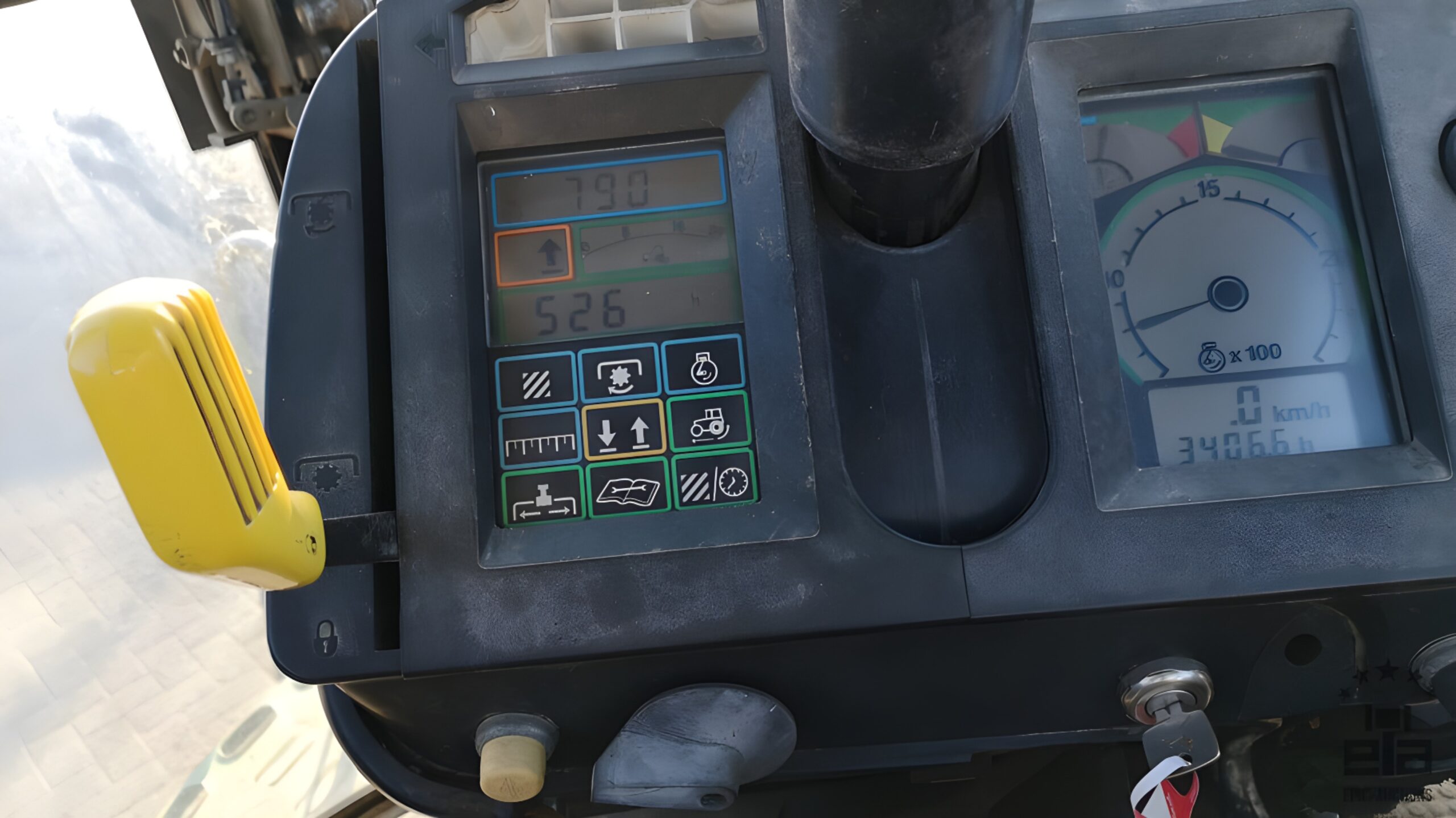 2010 John Deere 4755 Tractor - Image 12