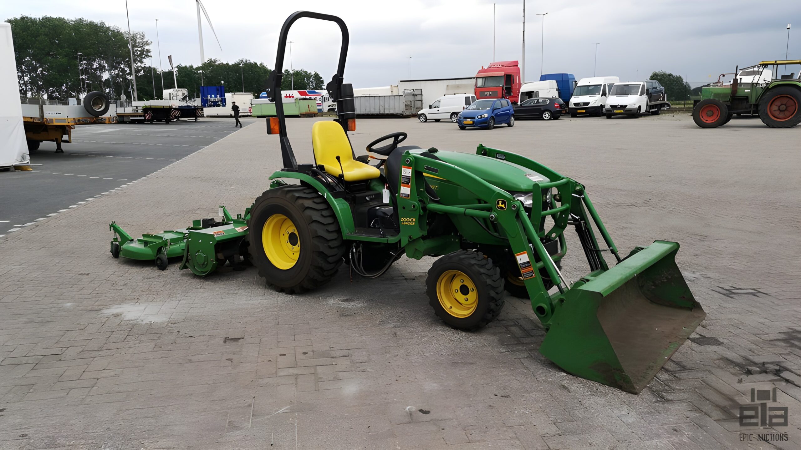 2012 John Deere 2520 Tractor With Cutter And Mower - Image 2