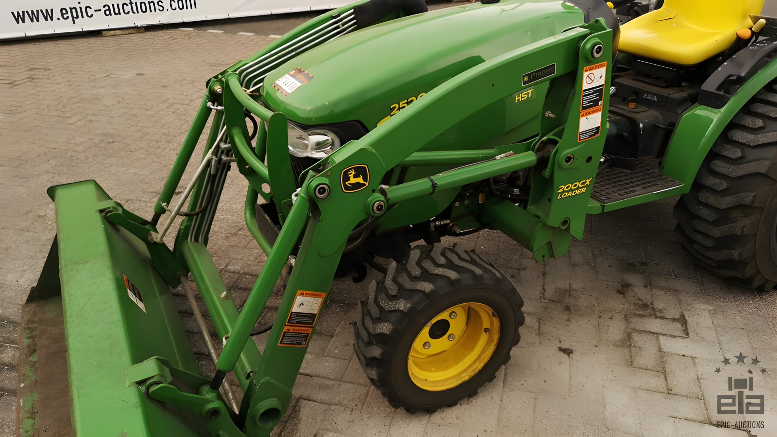 2012 John Deere 2520 Tractor With Cutter And Mower - Image 11