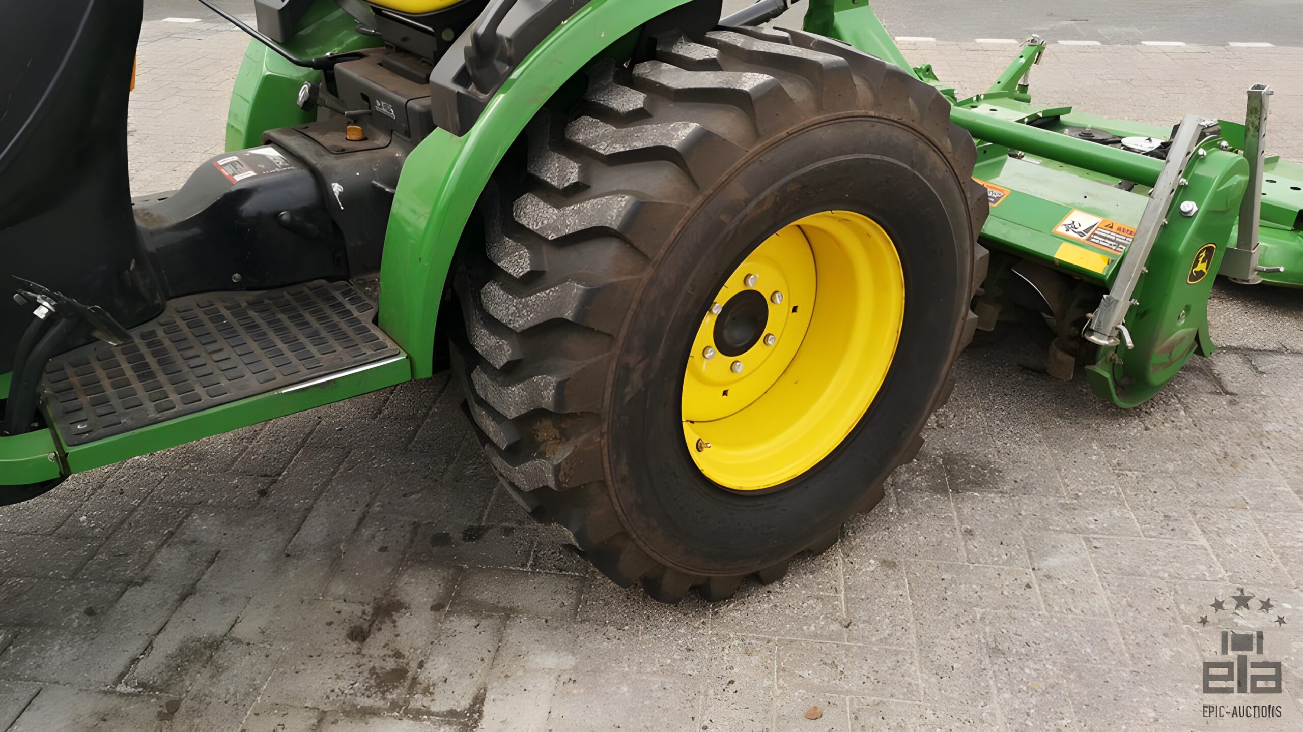 2012 John Deere 2520 Tractor With Cutter And Mower - Image 21